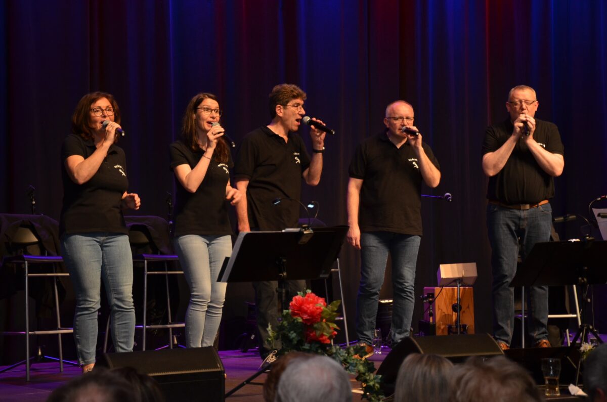 A-Capella-Formation „VOICE-X“ im Schnopfhagen-Stadl